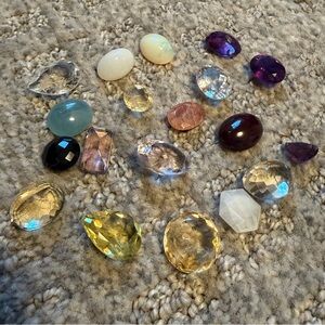Loose Multi-Colored Gemstones Total Carat Weight 163.43 ctw 19 Count